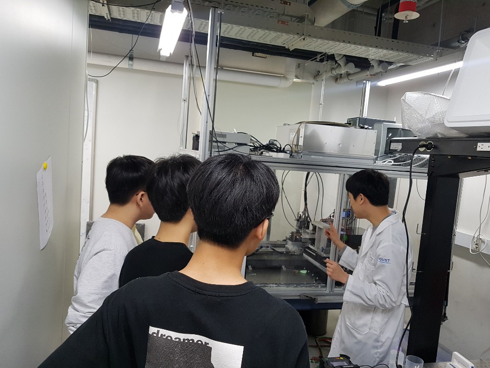 2019 물리학과 오픈랩7.JPG